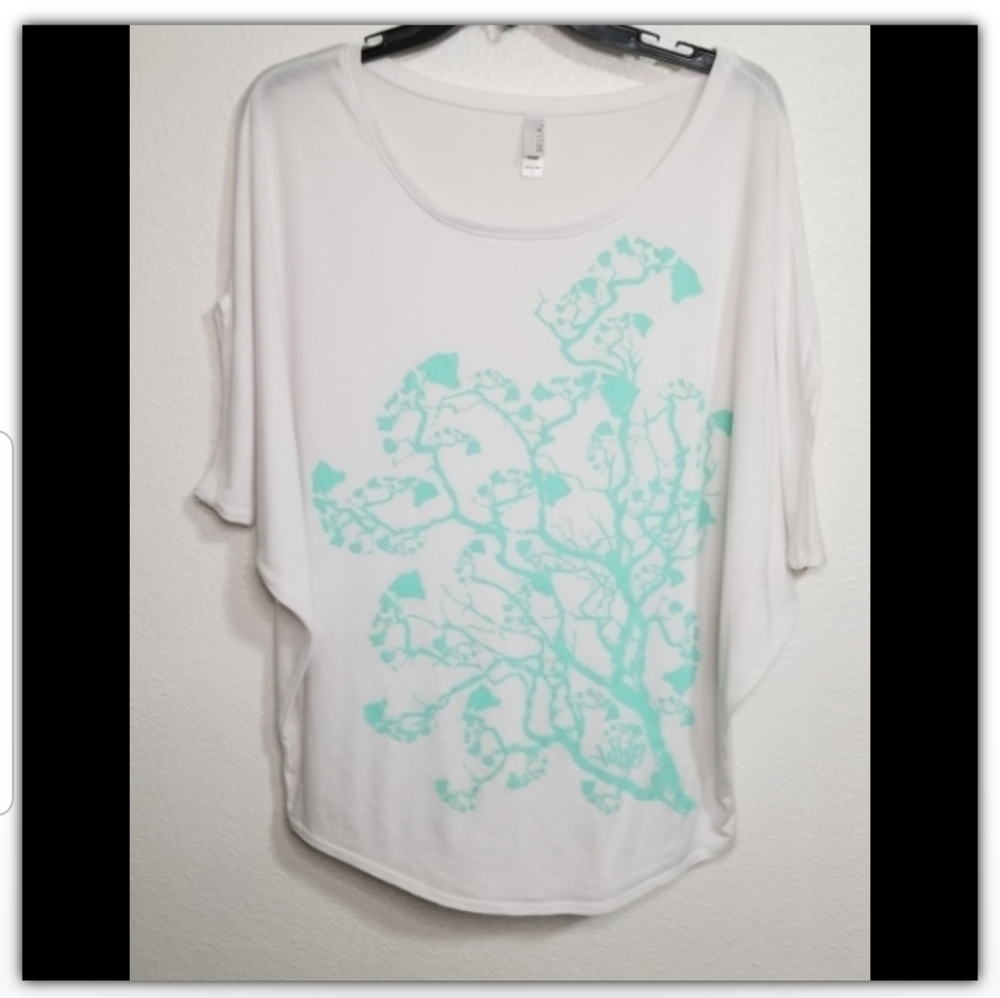 Bella top size large